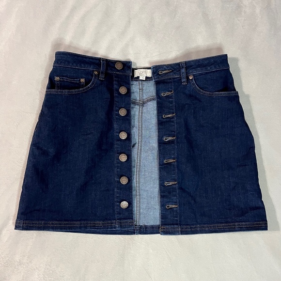 LOFT | Denim Button Up Skirt | Size 6 - Picture 5 of 7